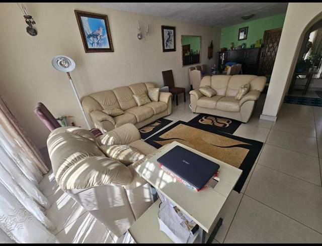 3 BEDROOM TOWNHOUSE FOR SALE IN BRACKENHURST
